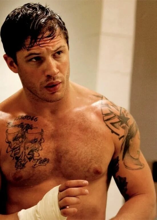 Харди персонаж. Tom hardy 2006. тату тома харди маски. том харди молодой.