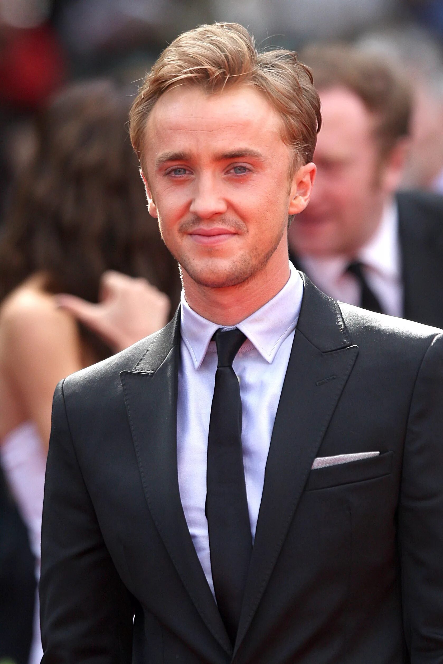 где том фелтон. драко малфой актер. томас эндрю фелтон 2022. томас фелтон 2019. где том фелтон.