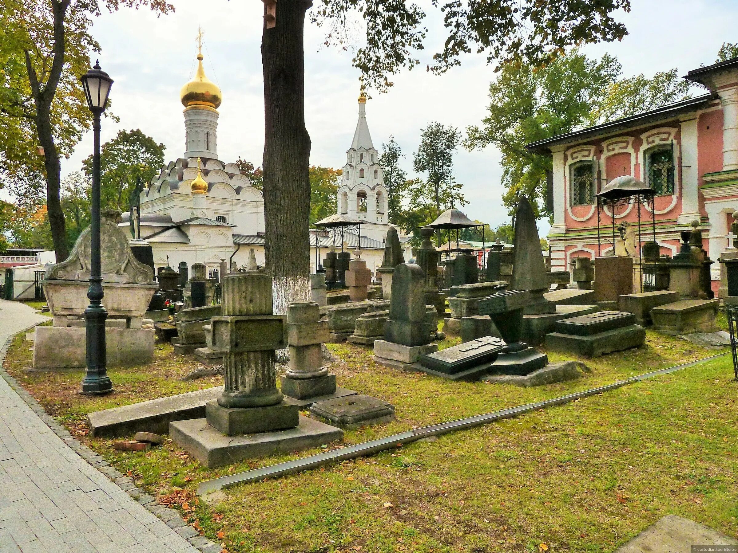 Свято донской монастырь. Некрополь Донского монастыря. Донской ставропигиальный мужской монастырь Москва. Донской монастырь в Москве некрополь.