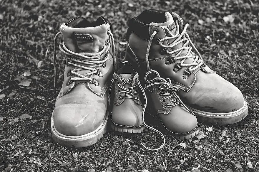 Ec005 dr martens жёлтый щнурки. Кеды доктор мартинс. Слушать ботиночки. Старый башмак. Говорящий башмак.