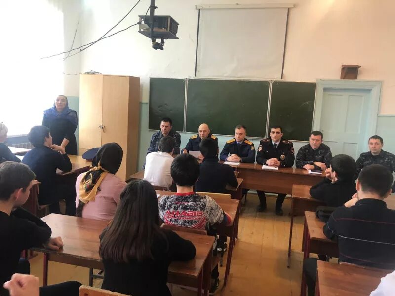 Омвд хасавюрт. 5 школа хасавюрт. хамавюрт средняя школа хамавюрт 5г. сош номер 13 хасавюрт. сайт школы 10 г хасавюрт.