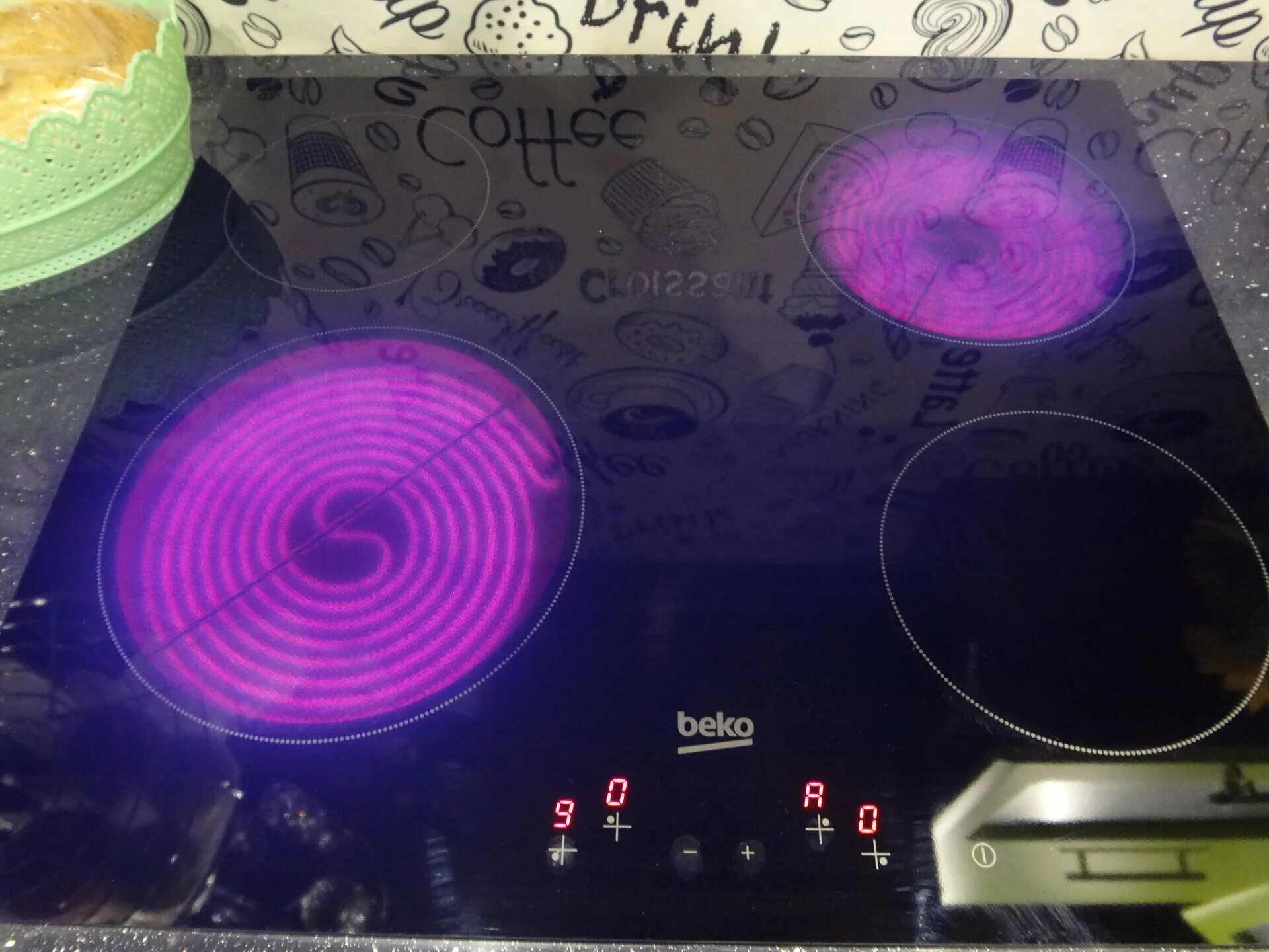 Beko t8000. Hic 64403. Электрическая варочная панель beko нiс 64402t. Электрическая варочная панель beko hic 64402 t. Встраиваемая электрическая панель beko hic 64403 t.