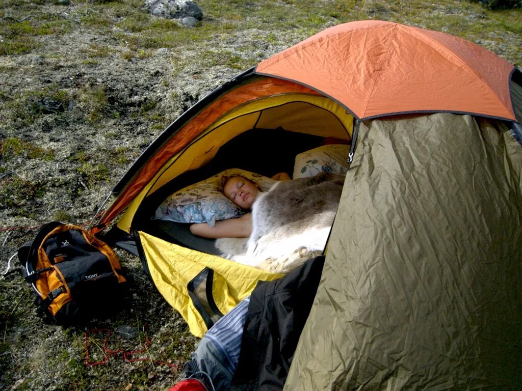 Ночевка 2015. Ночевка в палатке. Поход с палатками. Спать в палатке. Палатка палатка.