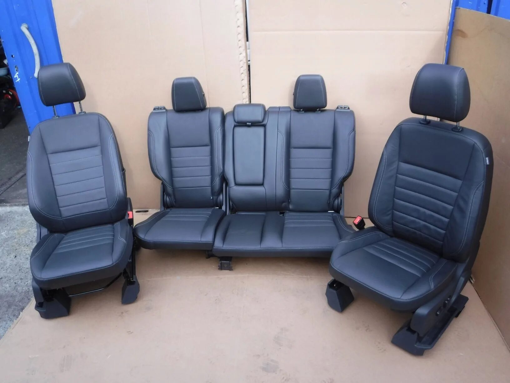 Форд эскейп 2004 салон. Сиденья ford c-max. Сиденья форд эскейп. Форд эскейп 2005 салон. Сиденья форд мондео 1.