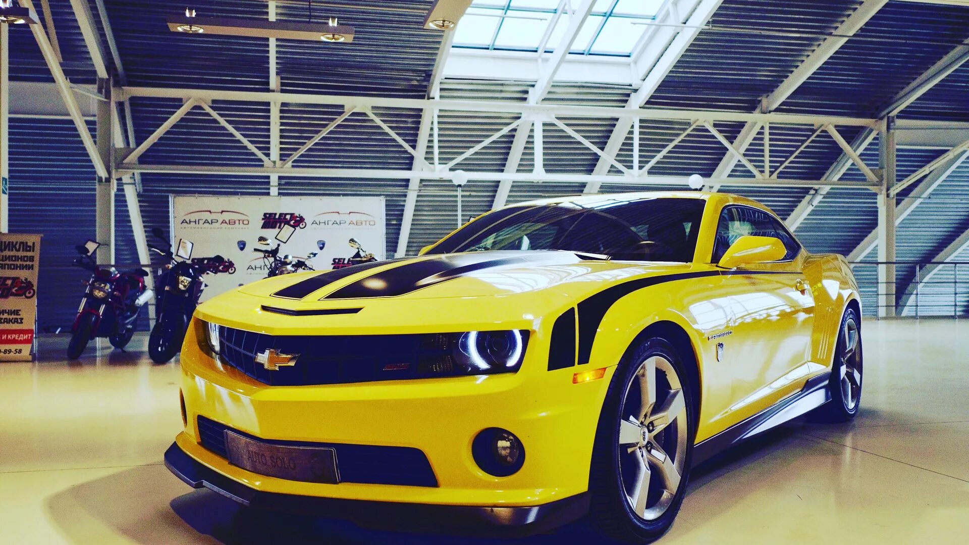 Бамблби трансформер 2. Шевроле камаро 6.2. chevrolet camaro 6 ss. шевроле камаро бамблби 2. шевроле камаро 2025 бамблби.