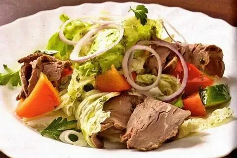 Отварная говядина с овощами