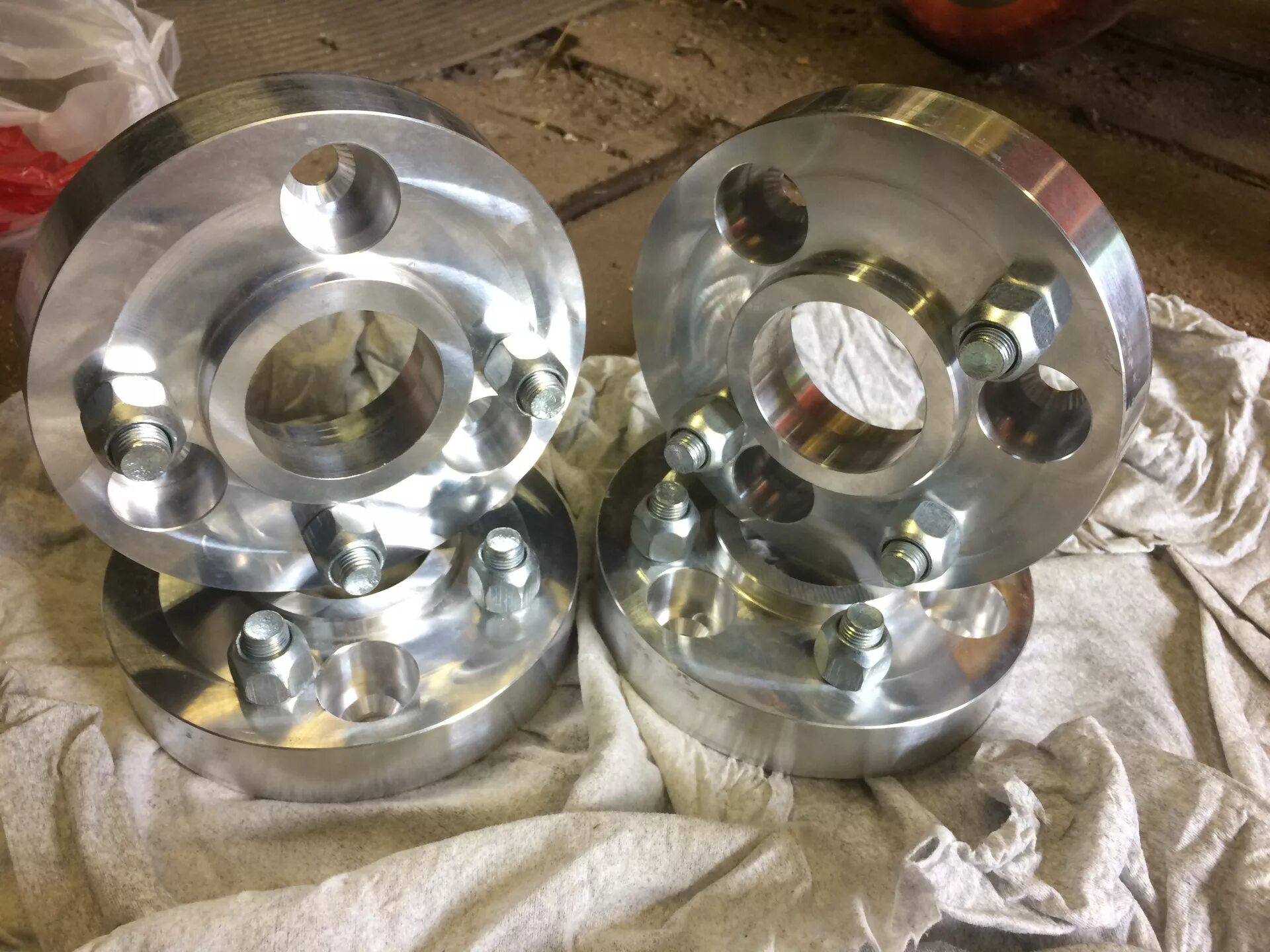 тормозные диски на ваз 11113 ока. ступица r13. ступица переднего колеса ваз 1111. ступица r13. проставки ока на r13.