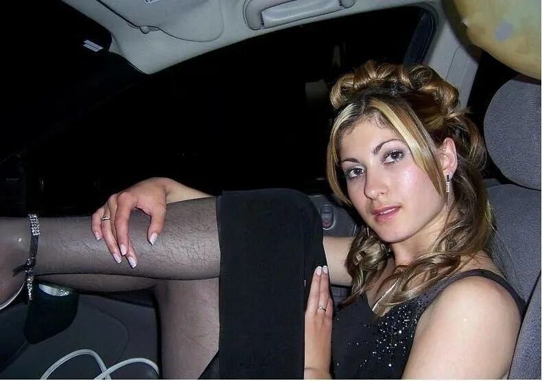 Здороваются из штанов. Обломы высшего. Обломы высшего. Банкомат прикол. Мужчина в неловкой ситуации.