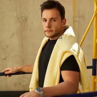 Артист манучаров