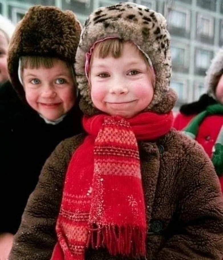 Дети союз. Шапка для детей. Зимняя шапка из детства. Зимняя одежда детей СССР. Советская детская шапка.
