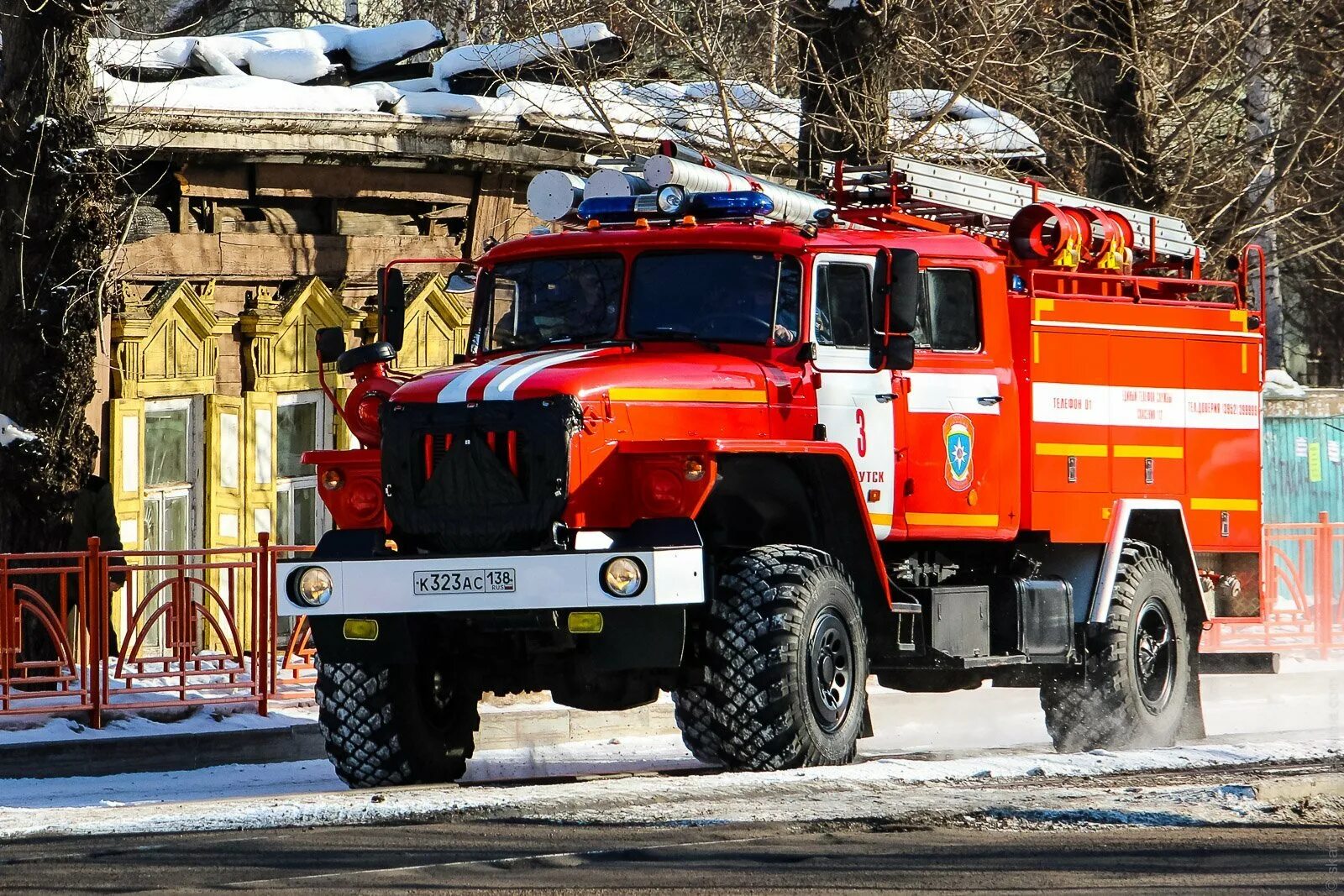 Пожарная КАМАЗ Урал 43206. Пожарная машина Урал 4320. Урал 4320 пожарный. Пожарная машина Урал 5557. Выезд пожарного автомобиля