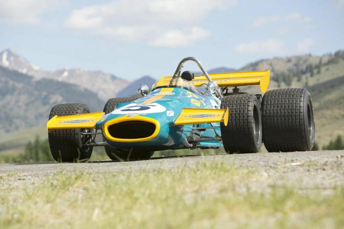 Формула 33. Brabham cars f1. Ford Cosworth f1. Bt33 f1. Brabham bt33 Ford.