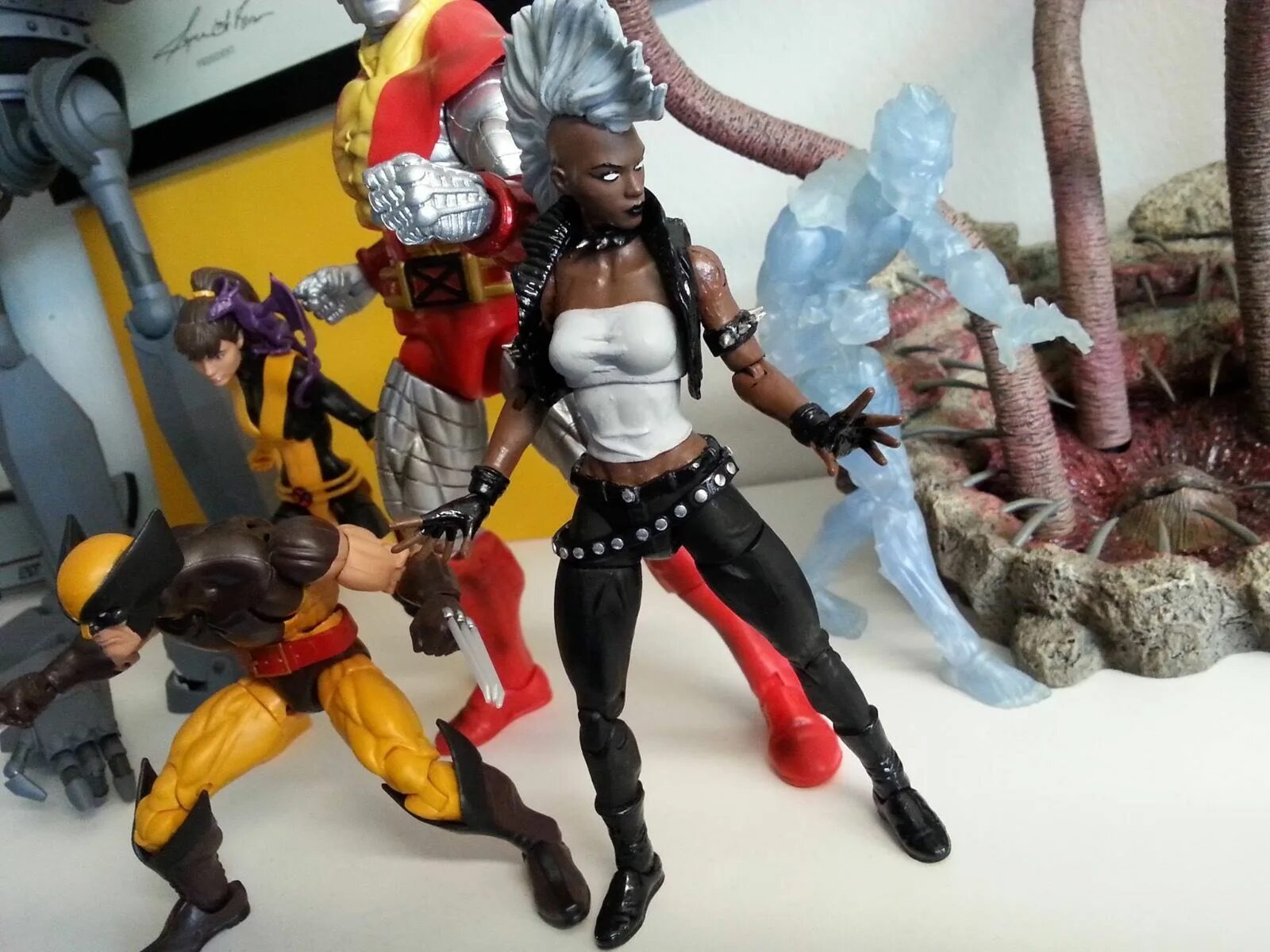 Storm action. Marvel legends ртуть. панк шторм марвел ледженс. x-men storm punk cosplay. toy photography xmen.