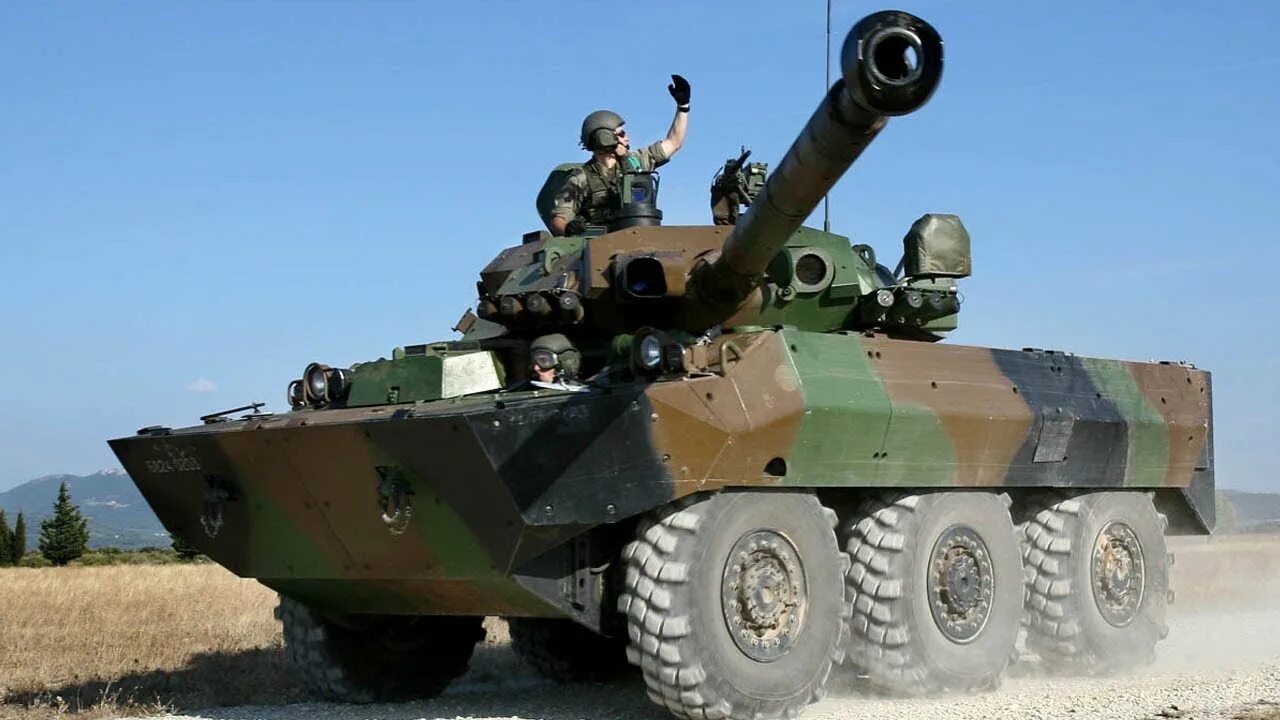 AMX-10rc колесный танк. AMX-10rc французский. Французские колесные танки AMX 10rc. Французский колесный танк АМХ-10.