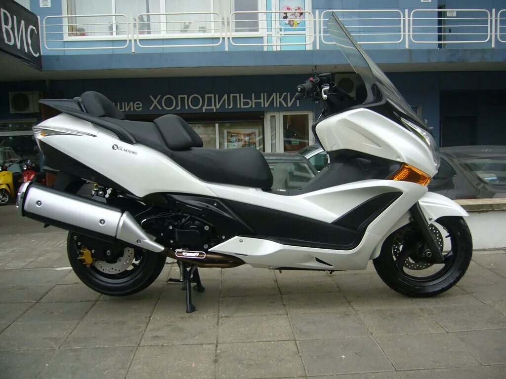 Sym gts 300i. Yamaha aerox 50. скутер cyclone 50. скутеры москва и московская область. скутер мотомир jogger.