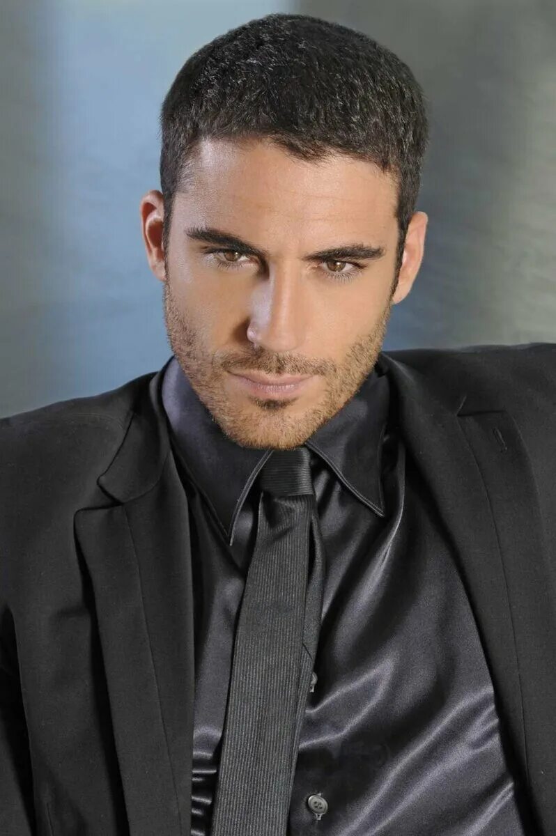 Почему испанец. Педро перестрелло модель. Alain betancourt. Испанцы фото. Почему испанец.