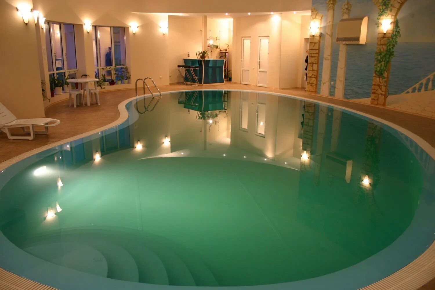 Бассейн феодосия. Бассейн феодосия. Бассейн феодосия. Крым феодосия отели с бассейном. Курортный комплекс "алые паруса", феодосия.