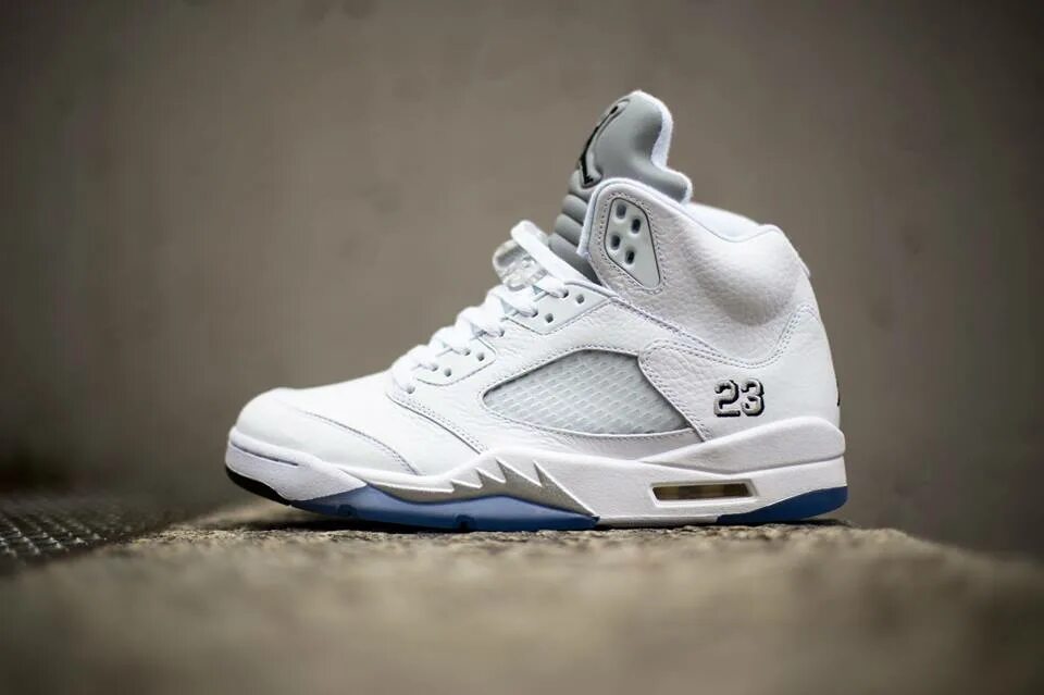 Кроссовки air jordan 5. Nike Air Jordan 5. Nike Air Jordan 5 Retro White. Air Jordan 5 White. Nike Air Jordan 5 White.