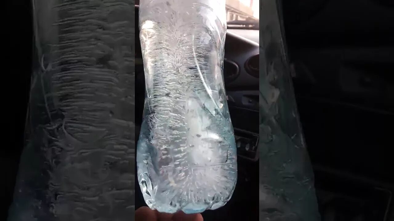 Замерзшая вода в бутылке. Замороженная вода в бутылке. Бутылка во льду. Ледяная вода в бутылке. Замерзшая Святая вода.