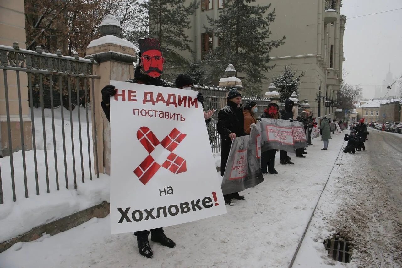 Бессрочный протест тверская. Пискунова 40 жители на пикете. Dask dakota фото. Против сноса. Митинг против реновации на вавилова.