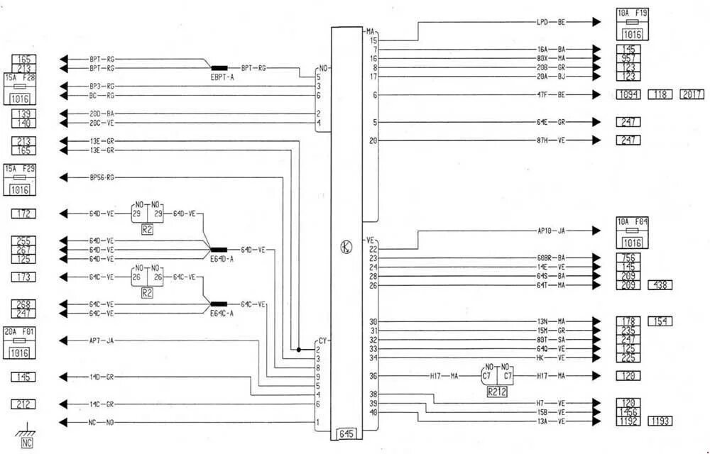 Разъемы магнитолы рено дастер. Схема штатной магнитолы рено дастер 2. Рено дастер 2012 магнитола штатная разъёмы. Распиновка дастера. Коммутационный блок рено логан схема.