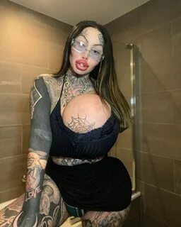 An Instagram model crowned herself the 'Uniboob Queen' after her ...