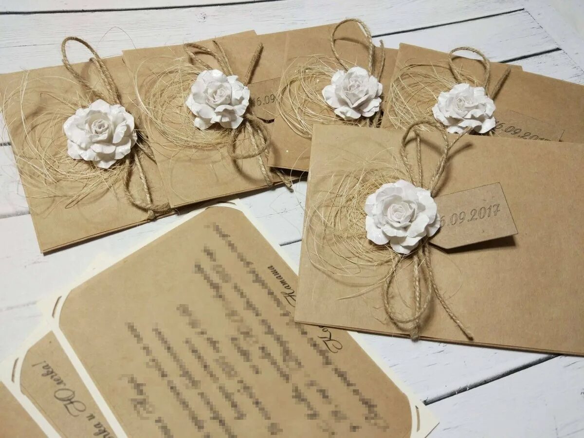 оригинальные приглашения на свадьбу. оригинальные свадебные приглашения. пригласительные на свадьбу с ленточкой. делать пригласительные.