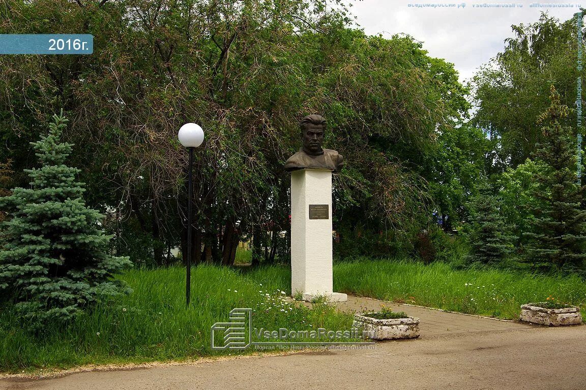 Улица врача Михайлова Ульяновск. Памятник Михайлову Ульяновск. Памятник врачу Михайлову в Ульяновске. Ульяновск ул врача михайлова