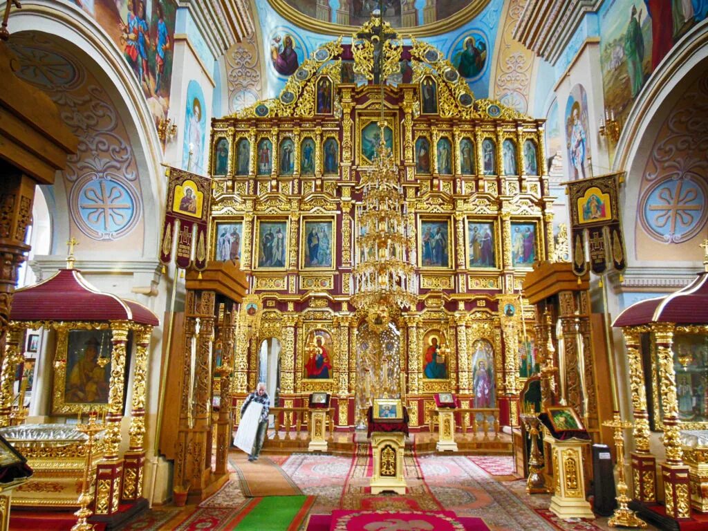 Где находится церковь святой. Могилев свято никольский женский монастырь. никольский монастырь в могилеве. иконостас церкви никольского монастыря в могилёве. никольская церковь в могилеве.