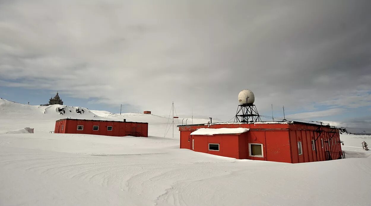 Как называется первая советско российская научная станция. Полярная станция Беллинсгаузен. Арктическая станция Беллинсгаузен. Станция Беллинсгаузен в Антарктиде. Полярной станции "Беллинсгаузен" в Антарктиде.