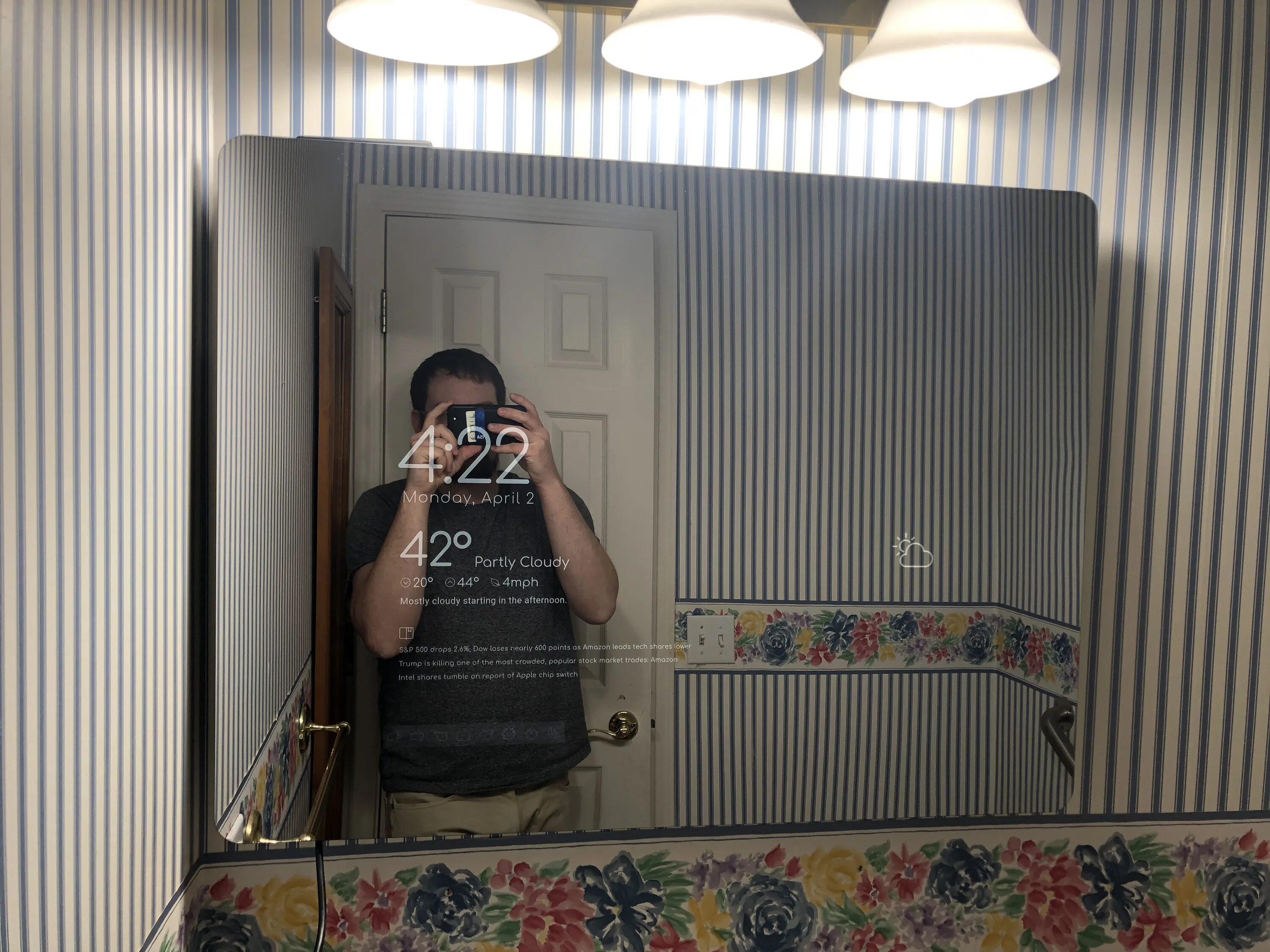 Transparent try on mirror. Android зеркало. magic mirror android. таблетка для зеркала. magic mirror fard.