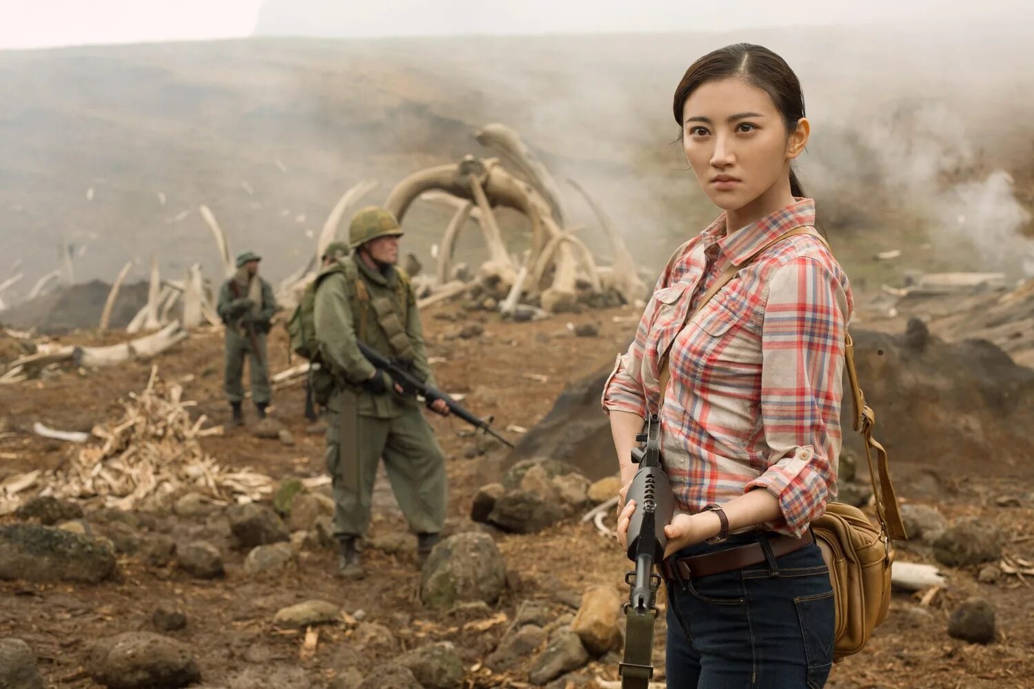 Kong skull island 2017. Конг: остров черепа фильм 2017. цзин тянь конг остров черепа. кинг конг остров черепа цзин тянь. фильм конг черепа 2017.