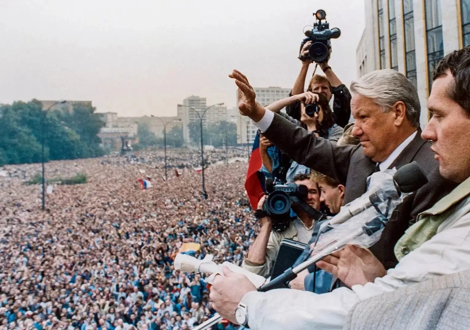 Сми политические события. Ельцин ГКЧП. Ельцин 1991. Августовский путч 1991 Ельцин.