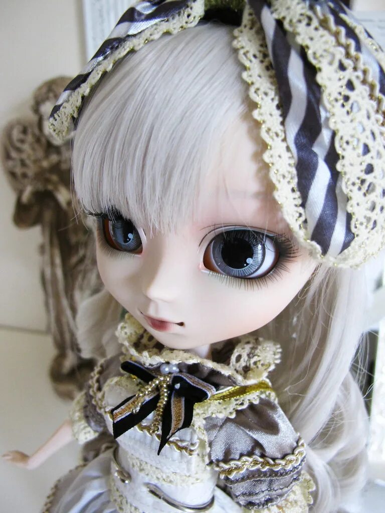 Куклы пуллип купить. Pullip Classical Alice. Pullip Алиса сепия. Кукла Пуллип Алиса.