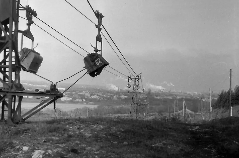 Канатная дорога Воскресенск. Лисичанская канатная дорога. Грузовая канатная дорога Стерлитамак. Подвесная канатная дорога Семилукского огнеупорного завода.