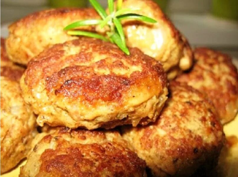 Рецепт пышных куриных котлет. Котлеты из куриного фарша. котлетыизкуринногофарша. суперпышные котлетки из куриного фарша с овсяными хлопьями. котлетки из куриного фарша с овсяными хлопьями.