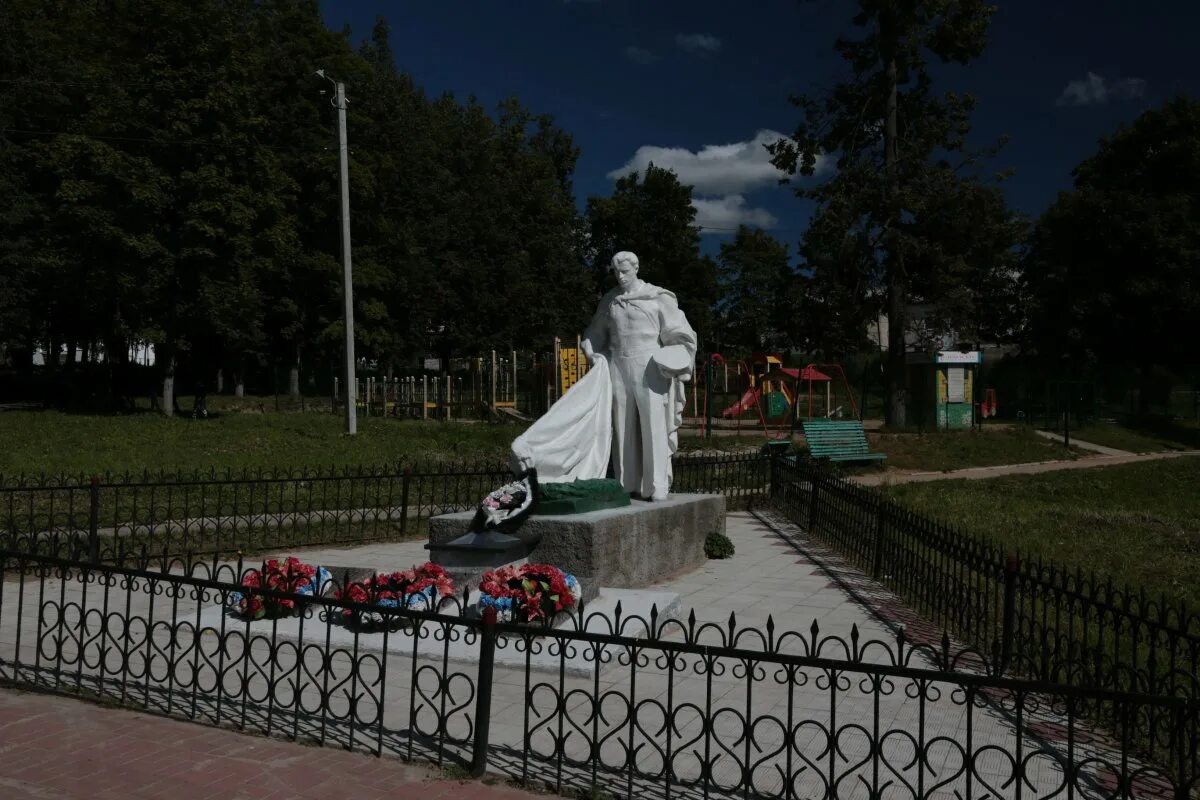 Кладбище красного холма Тверской области. Красный холм кладбище. Красный холм Калининская область. Холм красная могила. Холмы твери