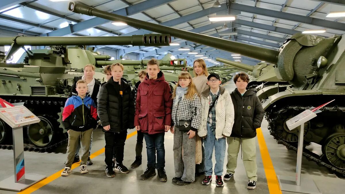 Кубинка танковый музей патриот. Танк шерман изнутри. Воронеж кубинка. Воронеж кубинка. Танковый музей в кубинке т-34.