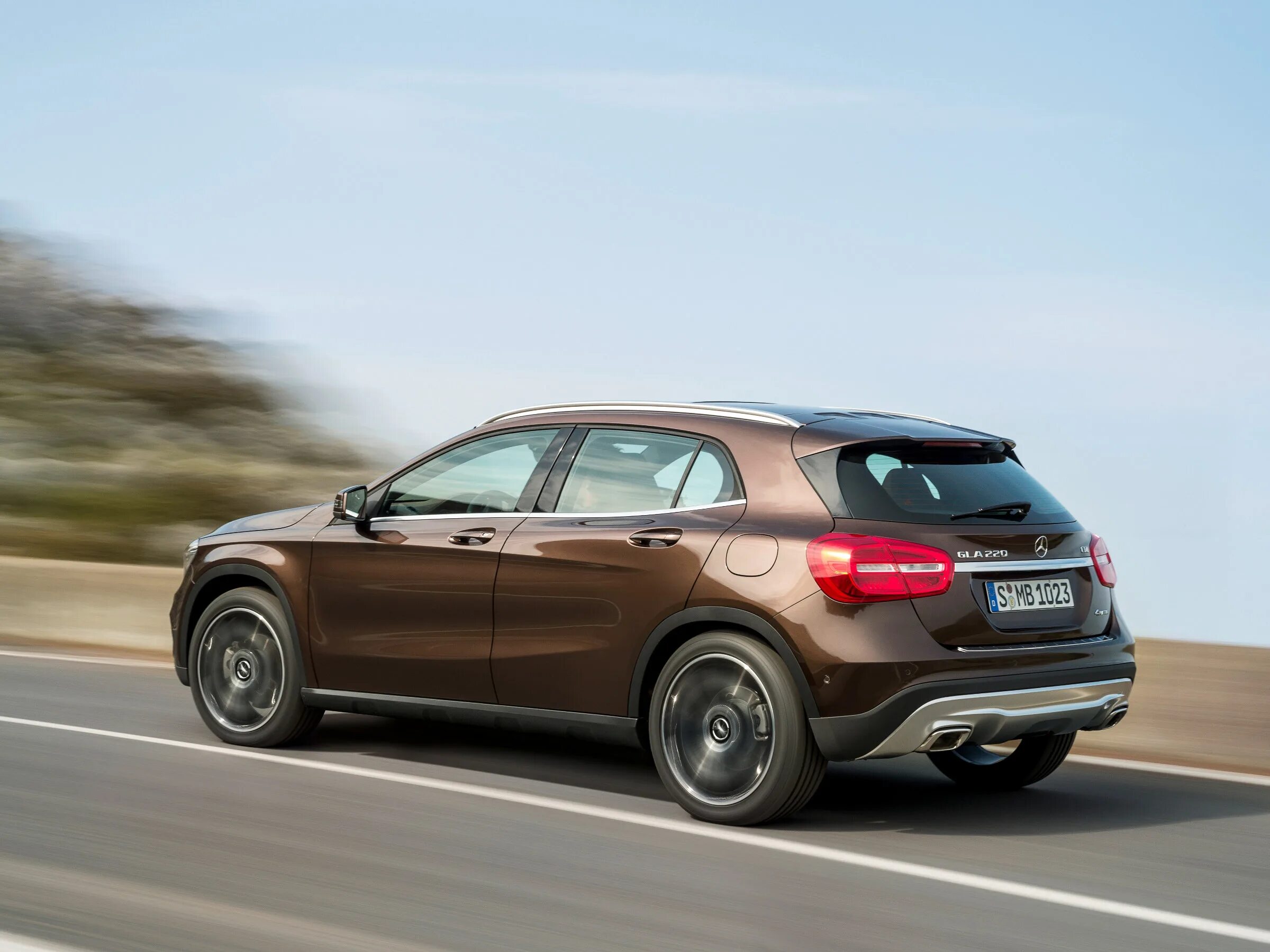 Кроссовер какой класс. Mercedes-benz gla 220. mercedes-benz gla-class 2014. мерседес gla 220. mercedes кроссовер gla.