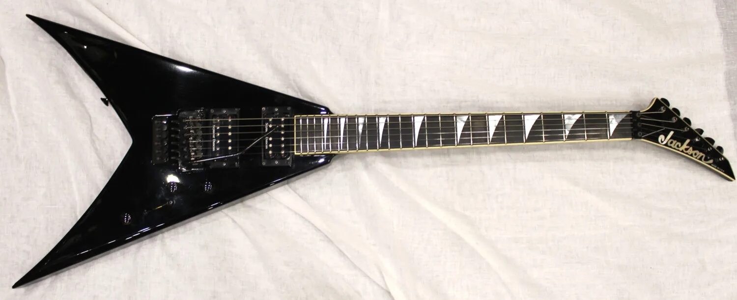 Электрогитара jackson стрела king. Jackson king v mustaine. Jackson king v2. Jackson king v custom 1985. Jackson usa king v 1 звукосниматель.