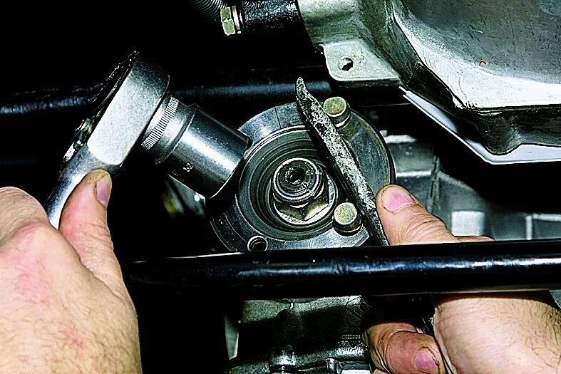 Сальник заднего моста нива шевроле. Хвостовик переднего редуктора ваз 21214. Хвостовик ваз 2121. Сальник переднего моста нива шевроле. Хвостовик заднего моста нива 21213.