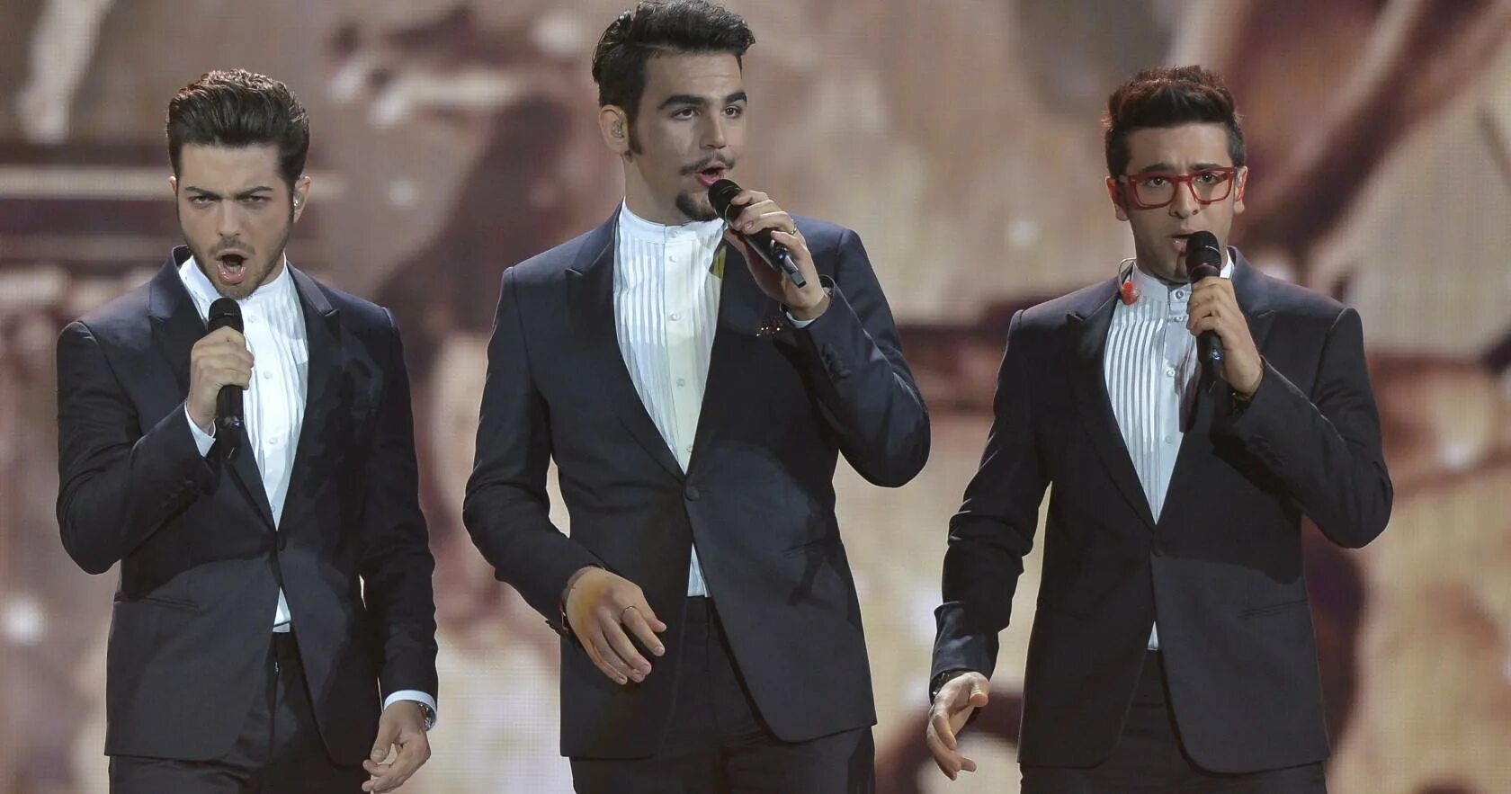 Трио итальянских молодых. Il Volo Евровидение 2015. Трио теноров il Volo. Трио Италия il Volo. Иль воло Гранд Аморе.