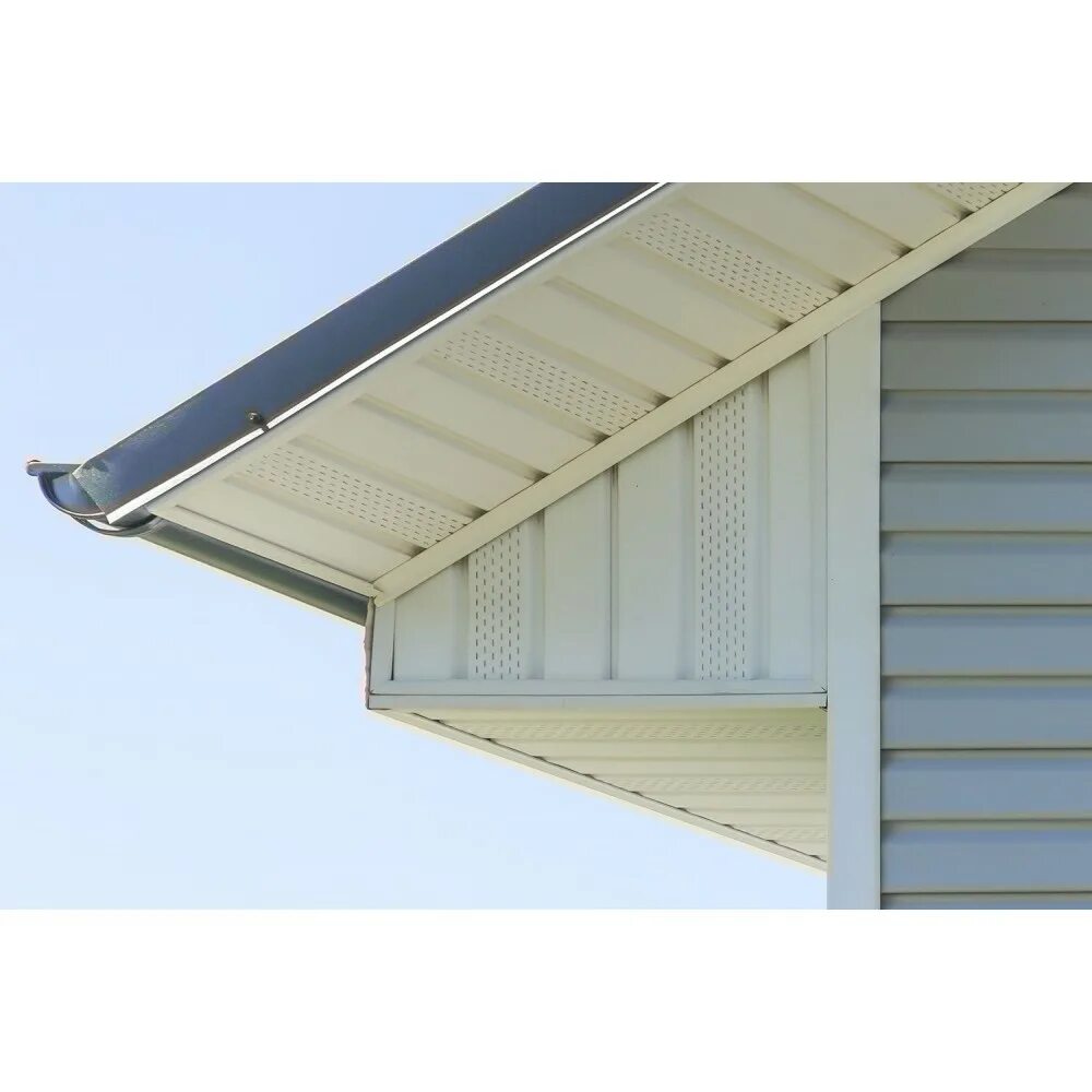 Подшив свесов крыши. Софиты для подшивки кровли. Карнизный свес софит. Карнизный свес софит. Обшивка софитом.