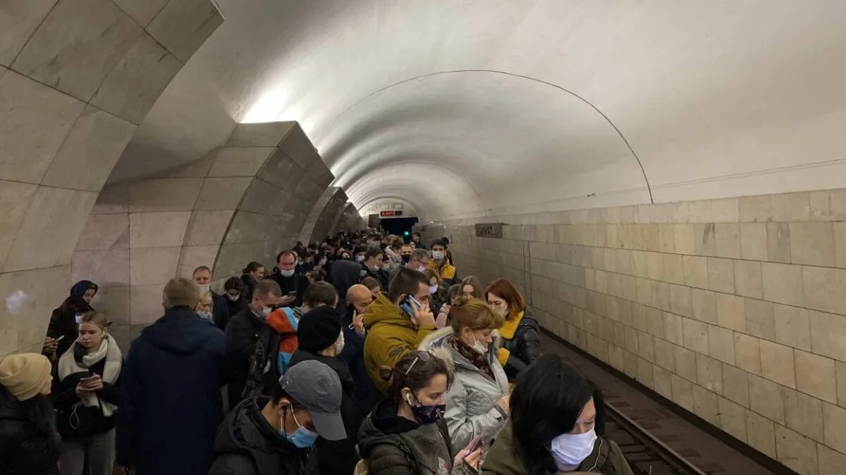 Метро Москвы Серпуховско Тимирязевская 1983. Метро Савеловская Серпуховско-Тимирязевской линии. Замоскворецкая линия метро. Замоскворецкая линия метро поезда.