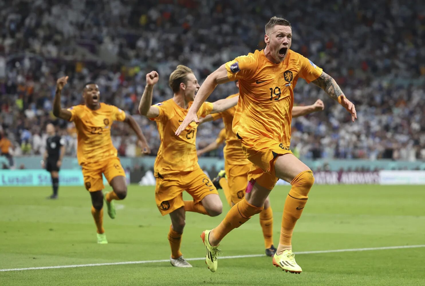 Футбол 1 4 финала нидерланды турция. Сборная нидерланды по футболу катар. Нидерланды чехия 27 июня. Нидерланды чехия 27 июня. Holland takimlari.