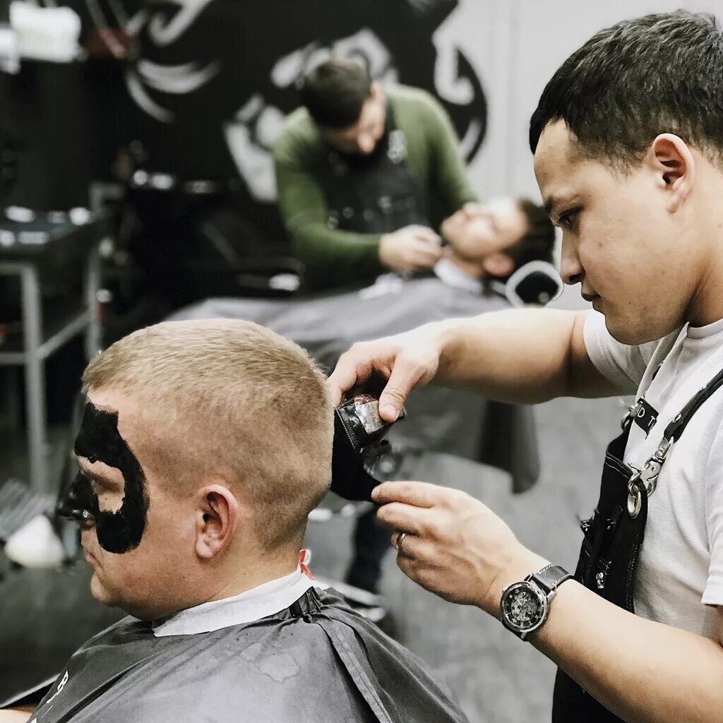 Barbershop московская. ТОПГУН барбершоп Москва. Топган барбер Москва. Топган барбер стрижки. Топ Ган барбершоп Москва.