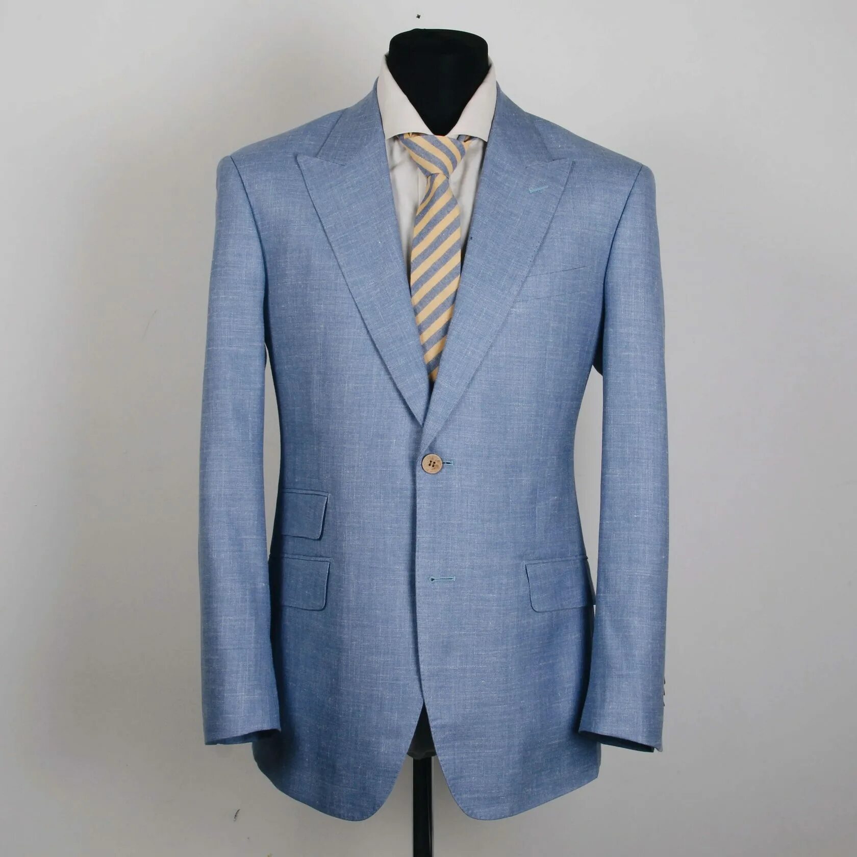 Купить мужской костюм лен. Vitale Barberis Canonico пиджак. Костюм Cantarelli. Пуговицы для голубого пиджака. Светло голубой пиджак мужской.