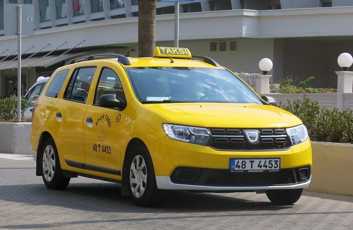 Сколько ходят рено логан. Dacia Logan Taxi. Рено Логан 2 такси. Dacia Logan k52. Dacia Lodgy. Taxi.