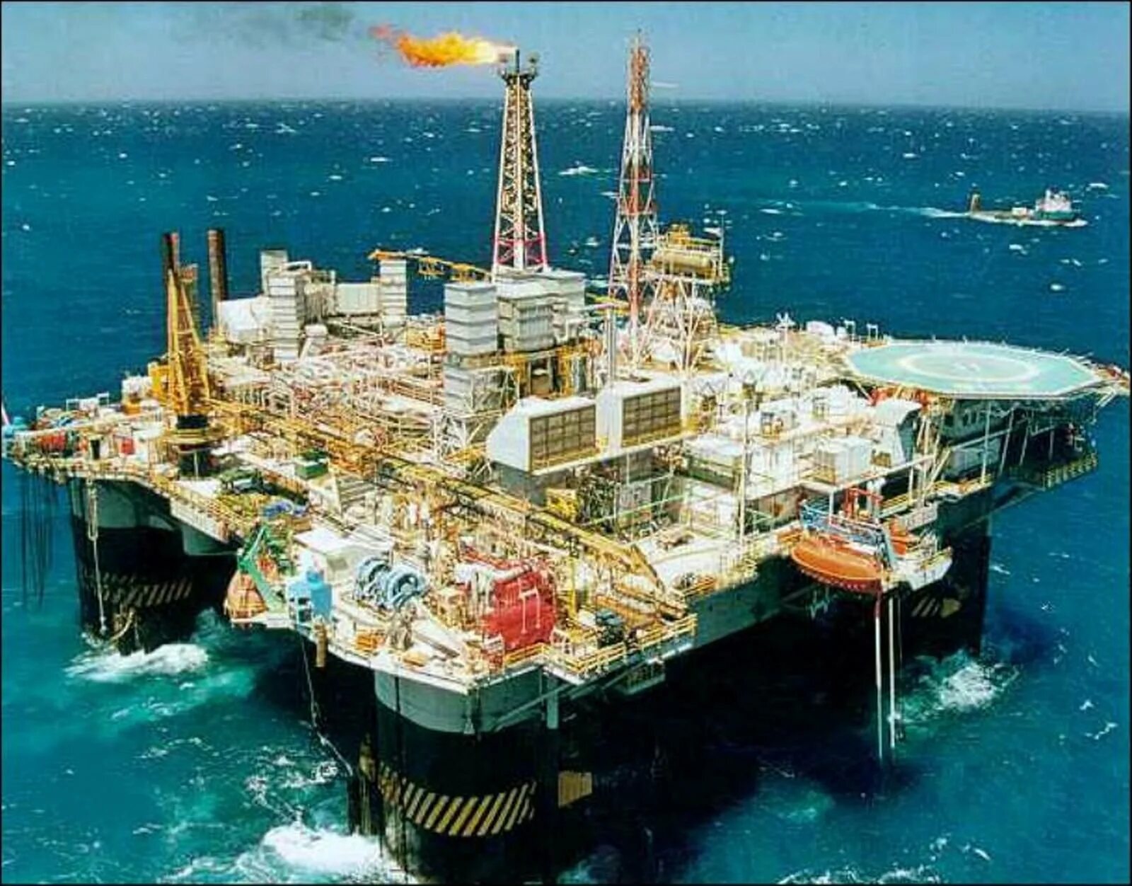 Что будет нефтью в мире. Нефтяная платформа "Дропнер" 1995. Морская платформа Сахалин. Петрониус нефтяная платформа. Морские буровые платформы.