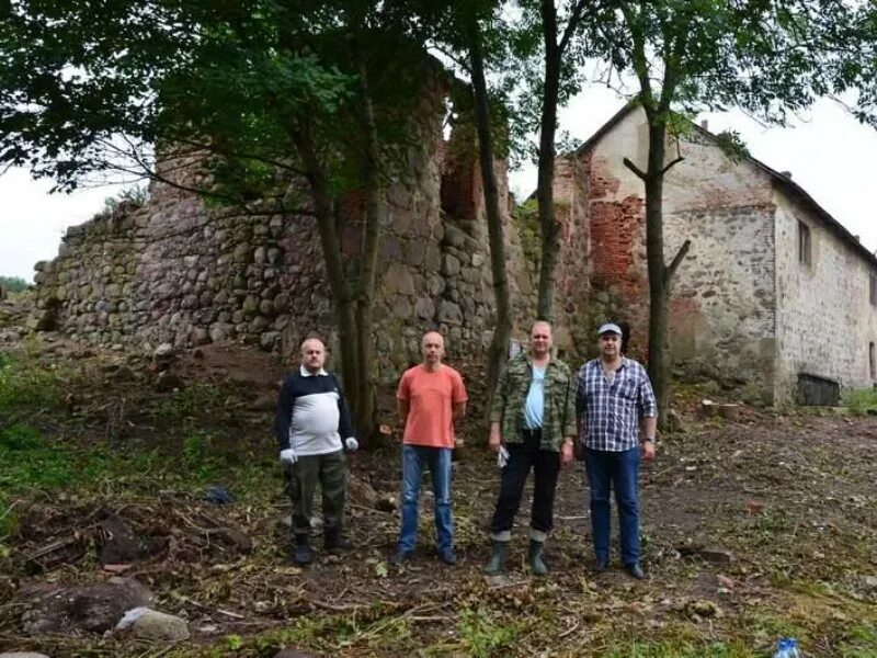 Подслушано гвардейск в контакте. Замок Талпаки Калининградская область. Замок Таплакен в Калининградской области. Развалины Талпаки. Гвардейский район.